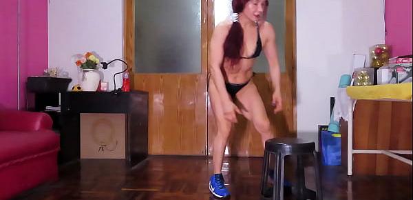  WORKOUT HOT DE ESPALDA DE LA ESCULTURAL DIOSA MILF